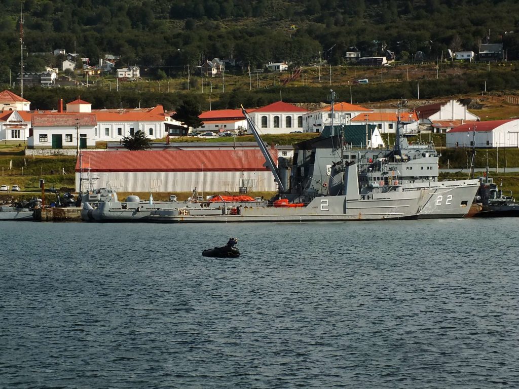 Ushuaia Gezisi Güney Deniz Bölge K.lığı (Area Naval Austral)