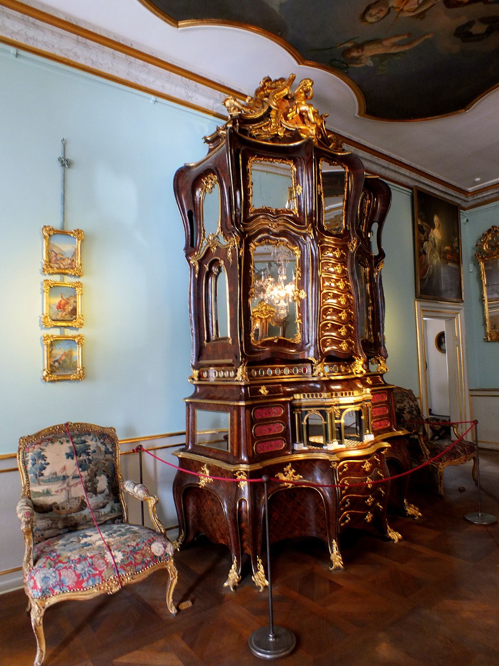 Rosenborg Sarayı (Rosenborg Slot) Lehmann’s Large Musical Cabinet