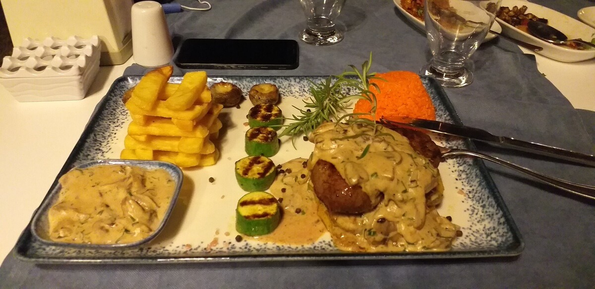 Palamut Restaurant Mantarlı Steak