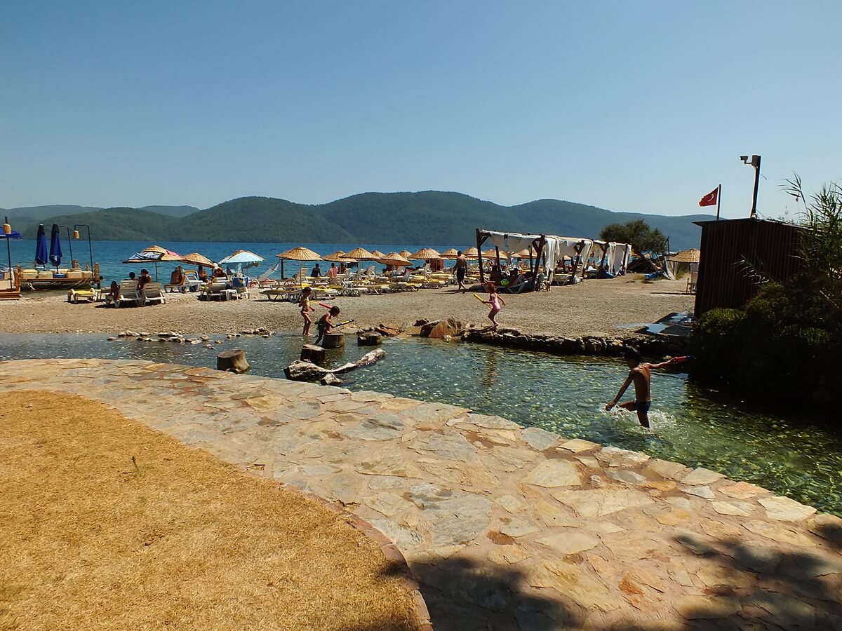 Çınar Beach Club