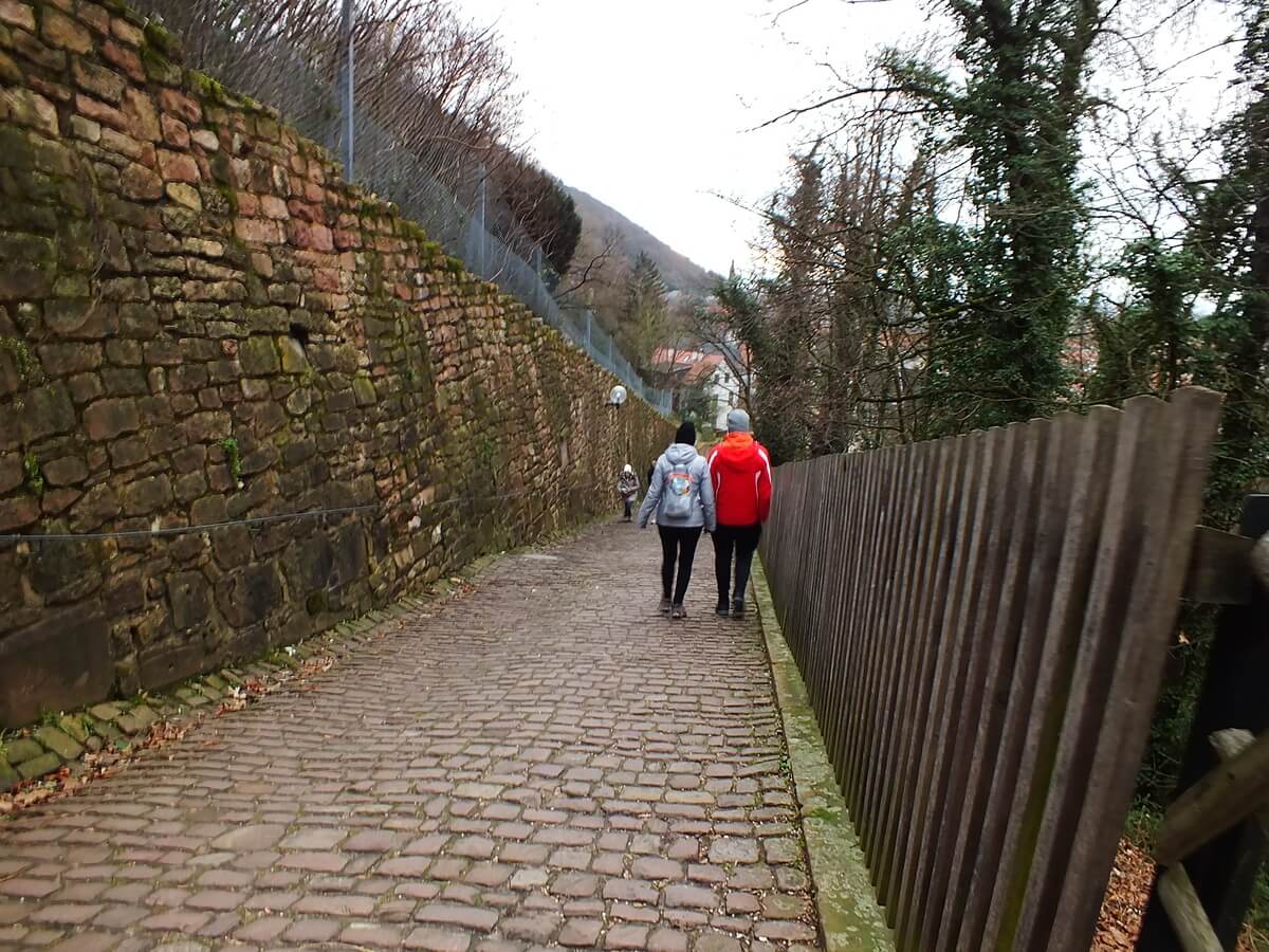 Heidelberg Kalesi Yokuşu