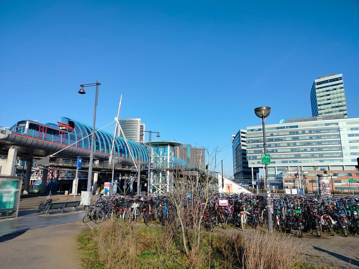 Amsterdam Sloterdijk Metro İstasyonu