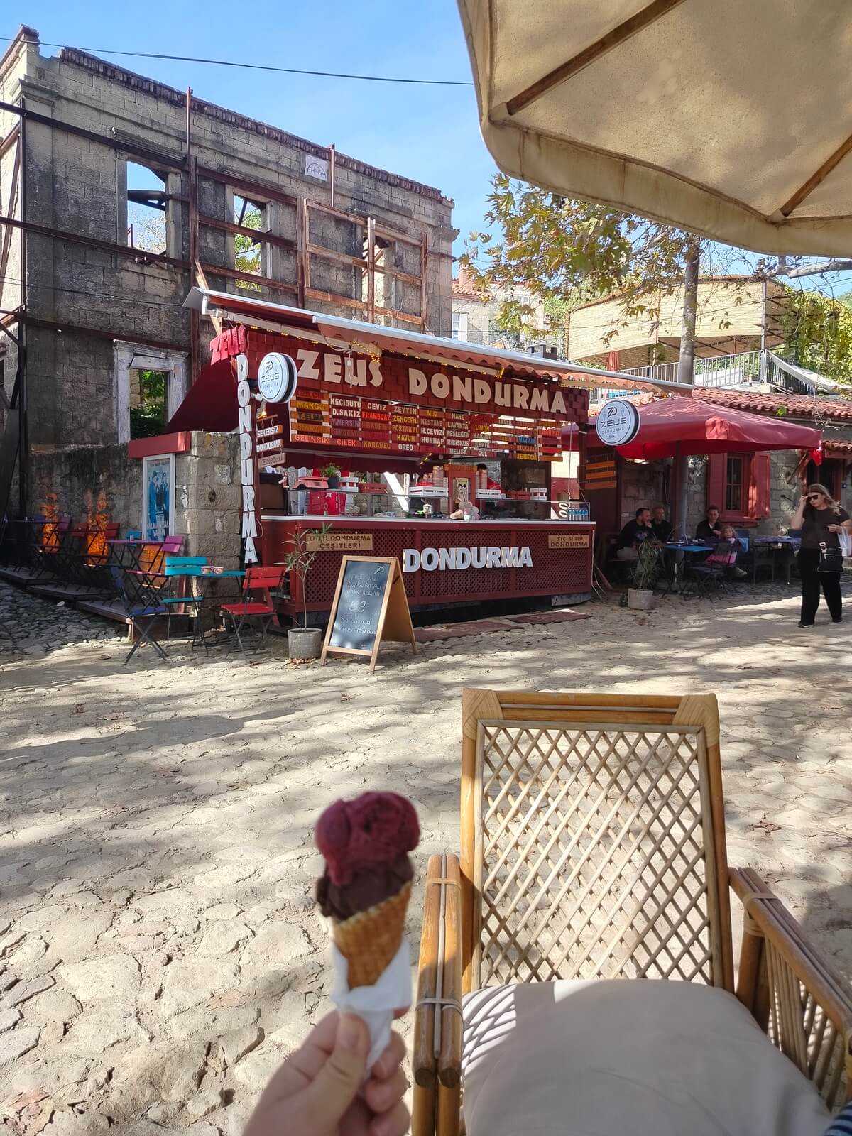 Kışın Adatepe Köyü