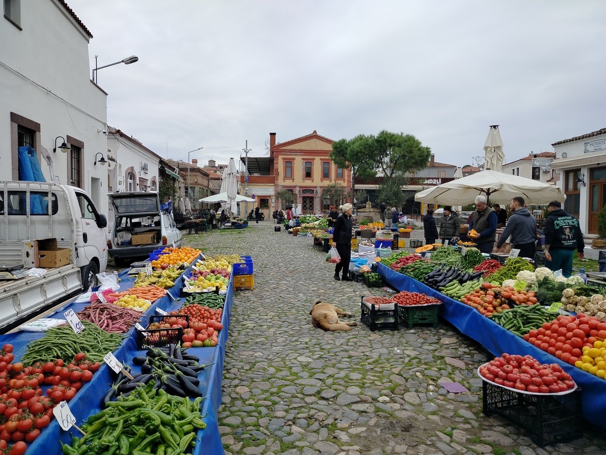 Cunda Semt Pazarı 