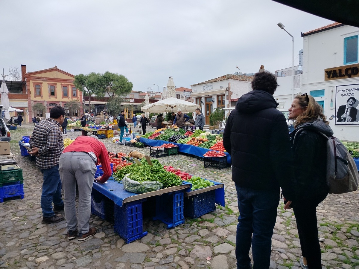 Cunda Semt Pazarı 