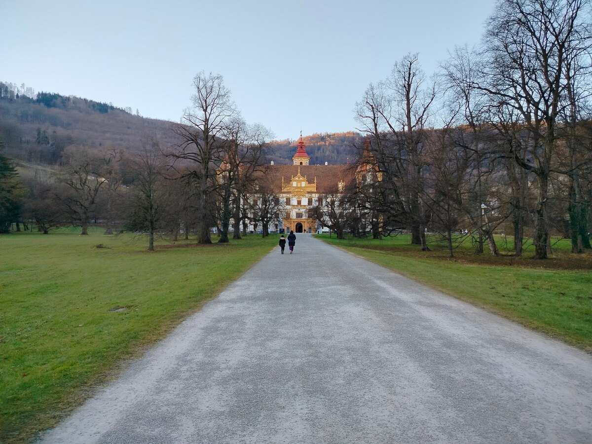 Eggenberg Sarayı