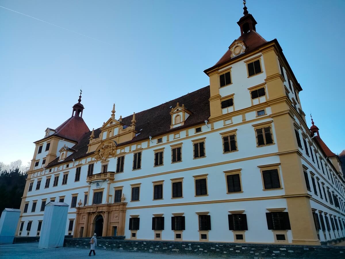 Eggenberg Sarayı