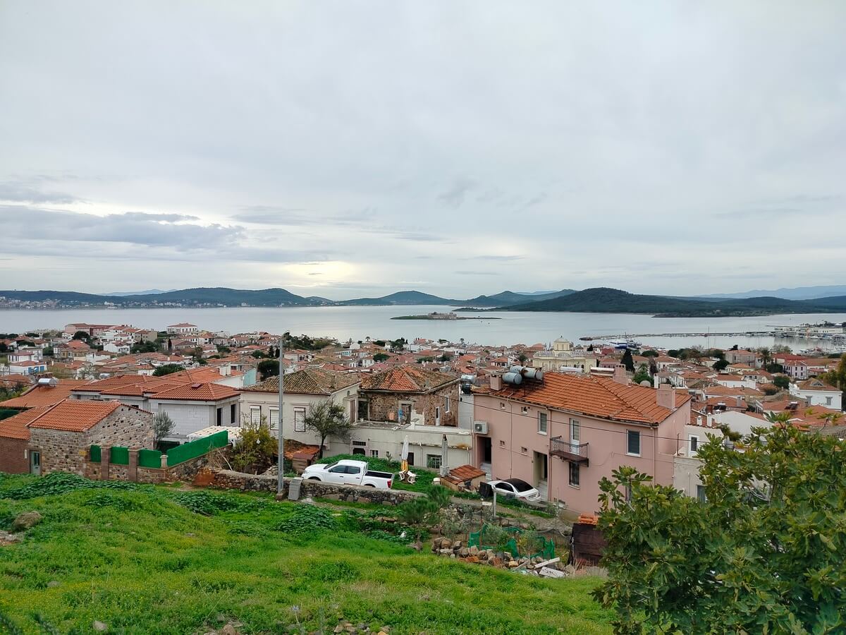 Sevim ve Necdet Kent Kitaplığı