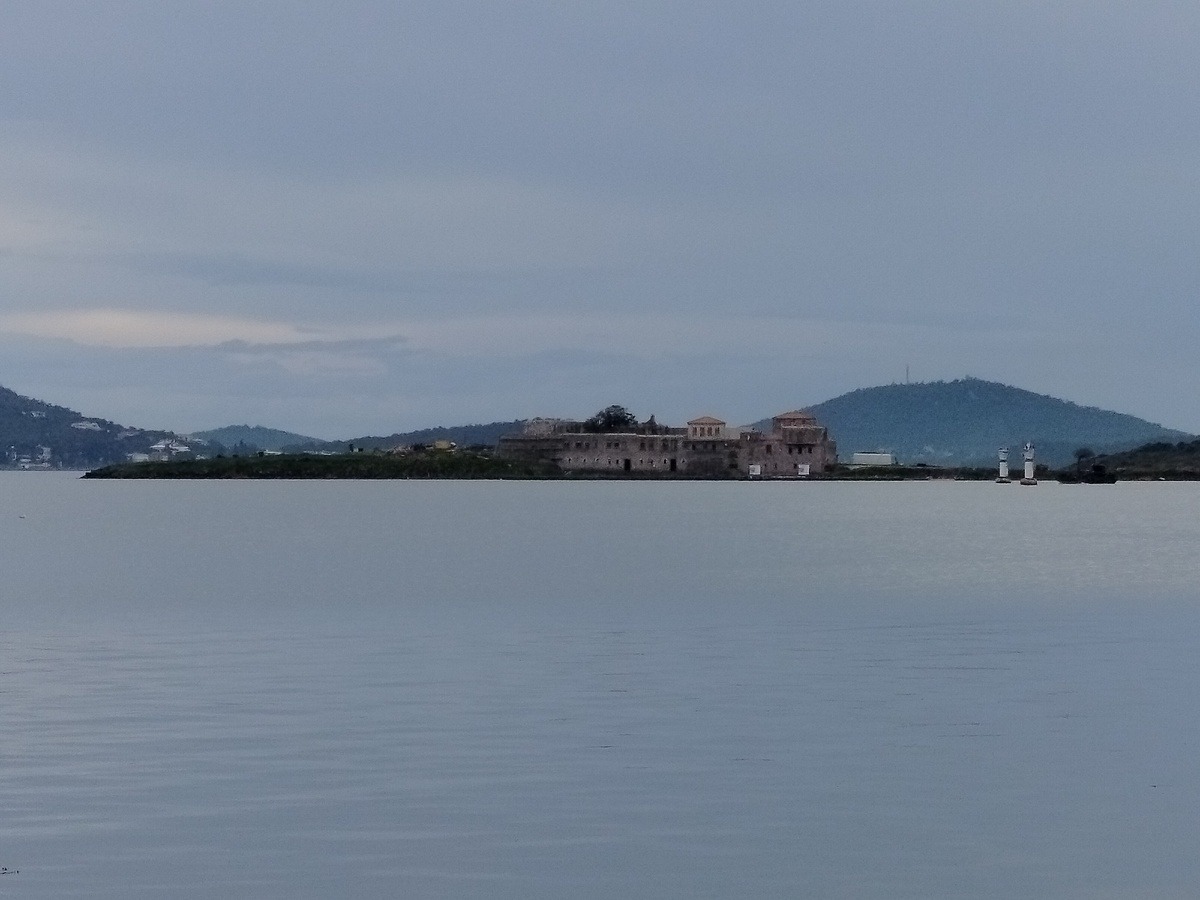 Tavuk Adası Manastırı