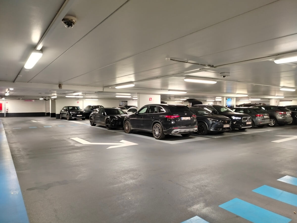 Mechelen Gezisi Kathedraal Otoparkı