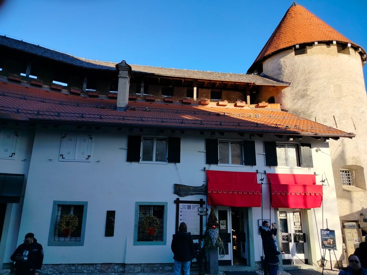 Bled Kalesi Surları