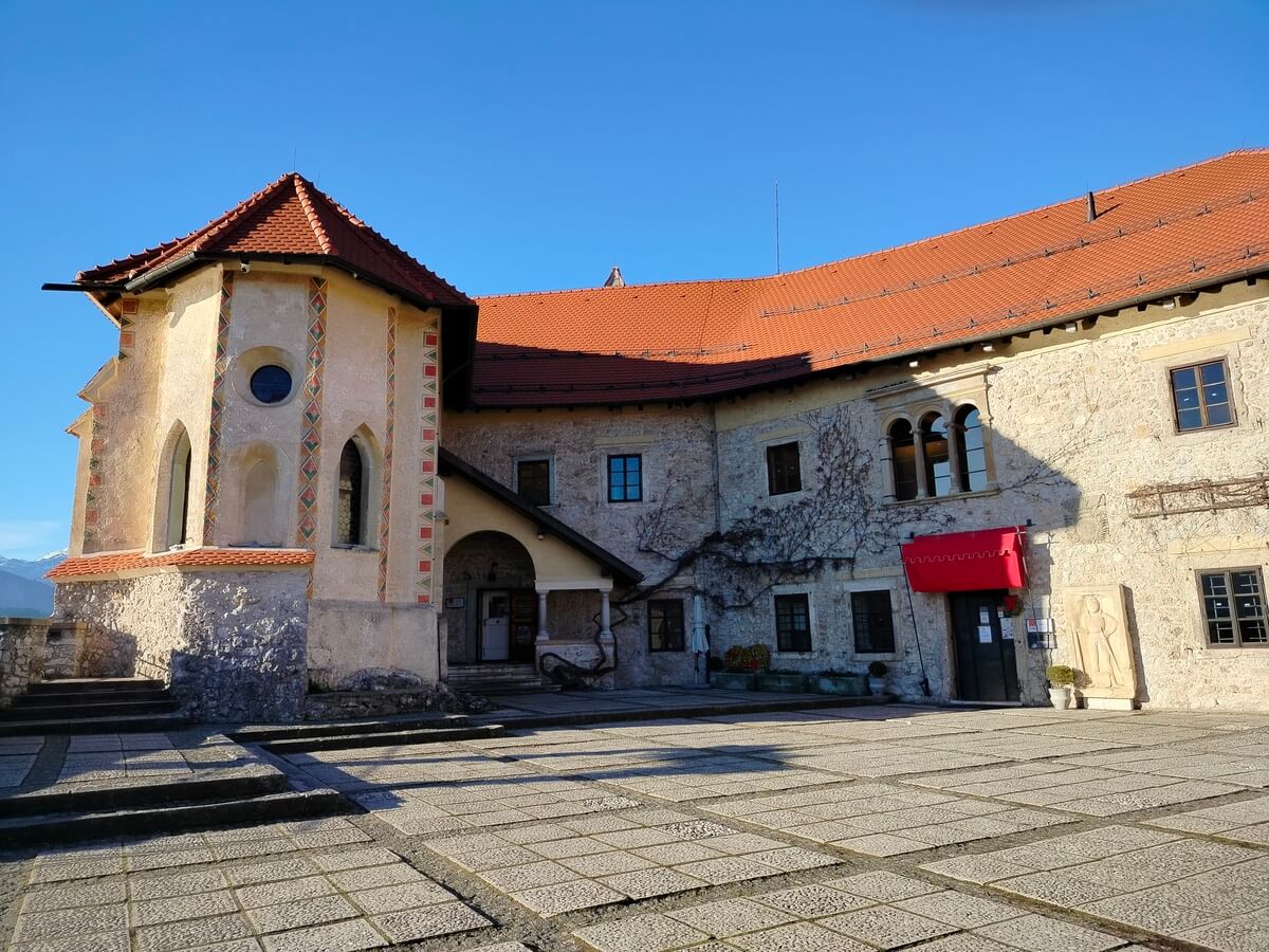 Bled Kalesi Üst Avlu