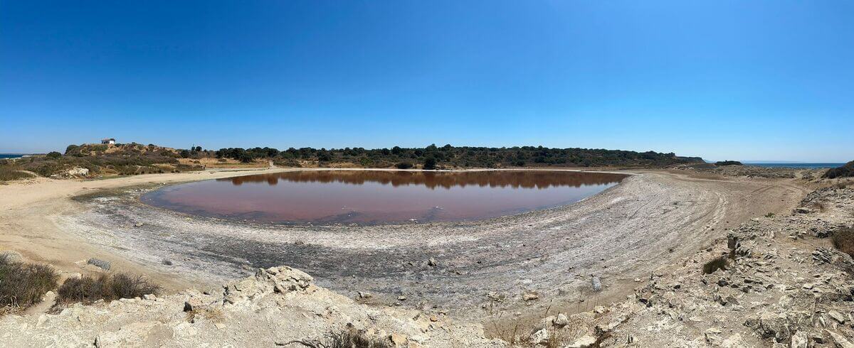 Pembe Göl