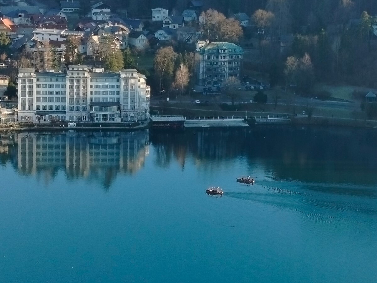 Pletna Tekneleri ve Grand Hotel Toplice